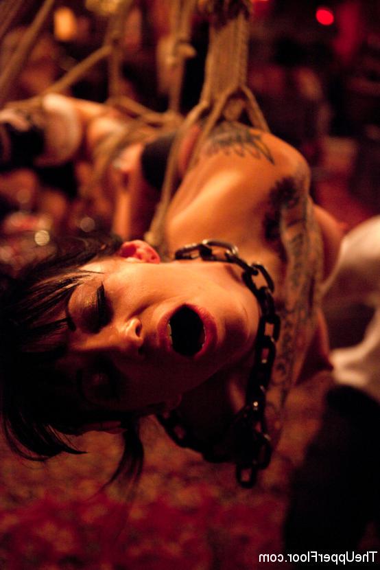 15P The Upper Floor enjoys romance on its own terms, defiling slave girls with bouqu