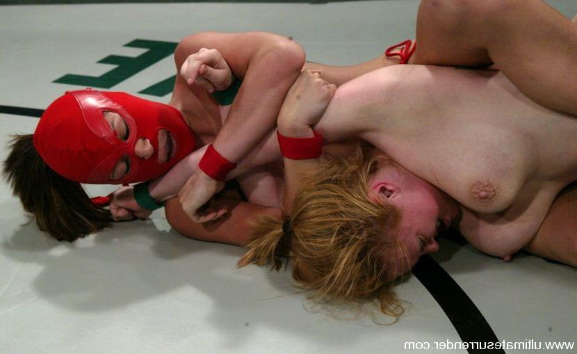 15P Crimson Ninja and Darling go at it and who gets fucked after naked catfight