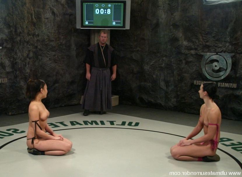 15P Hard bodied Gymnast defeats Annie Cruz, forces her to squirt.
