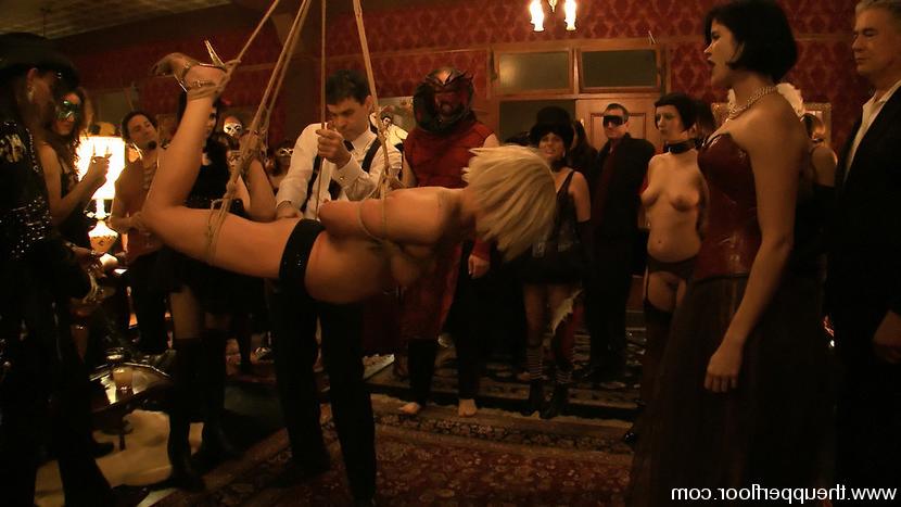 15P Swinger party on the Upper Floor