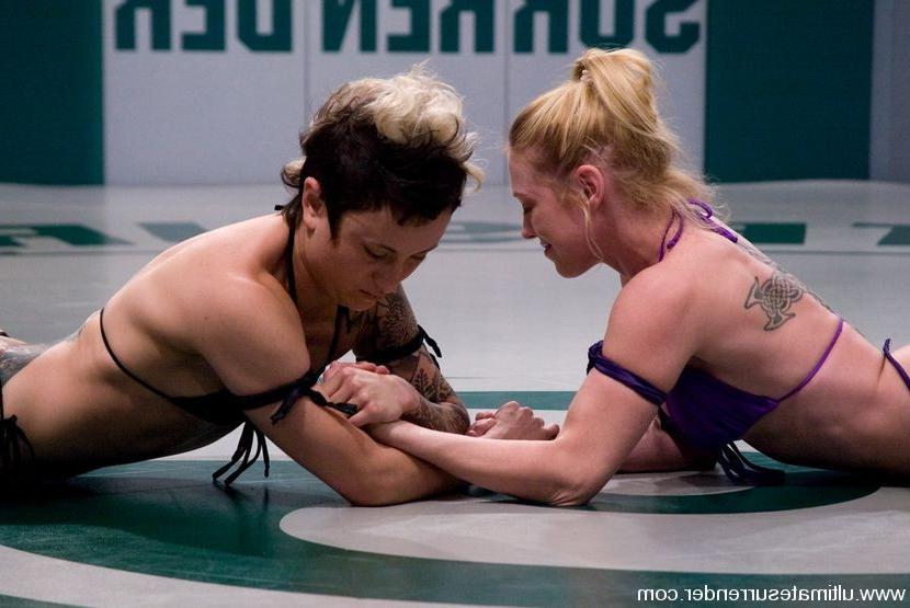 15P Female sexual wrestling