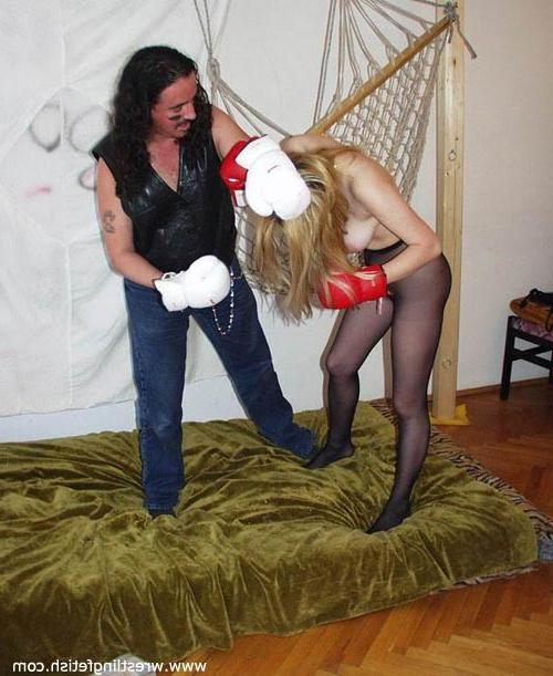 4P Watch real catfights caught on camera