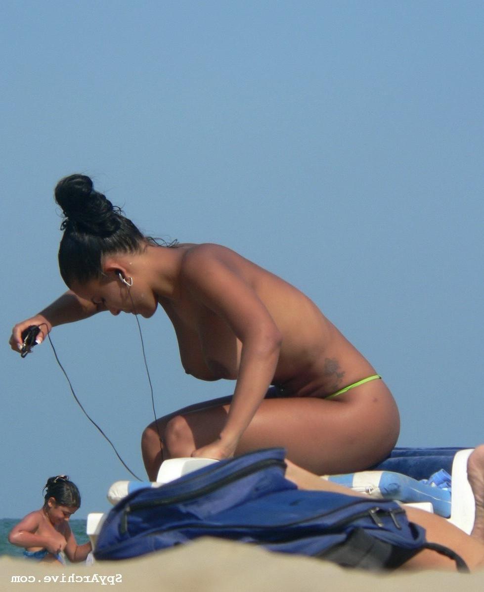 15P Spying on a hot brazilian girl with big boobs