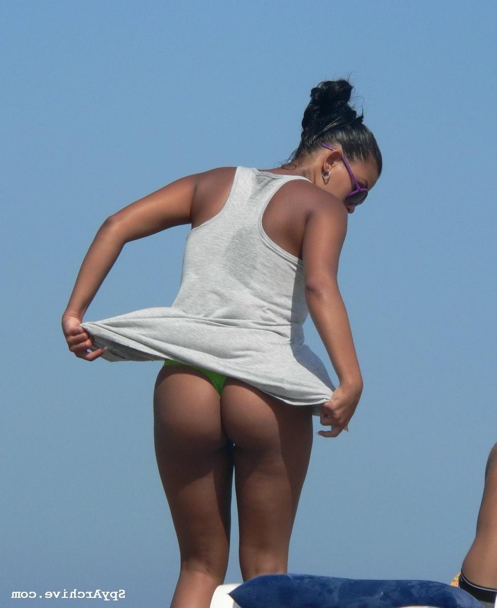 15P Spying on a hot brazilian girl with big boobs