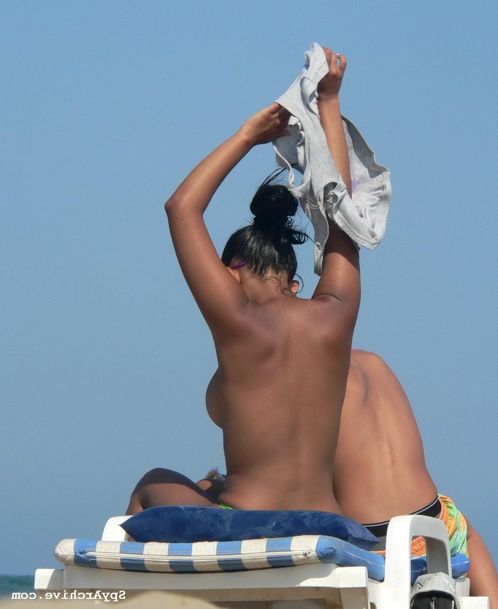 15P Spying on a hot brazilian girl with big boobs