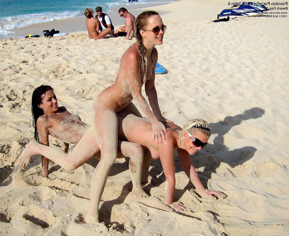 15P Passion Paradise Babes Crazy on Public Beach 