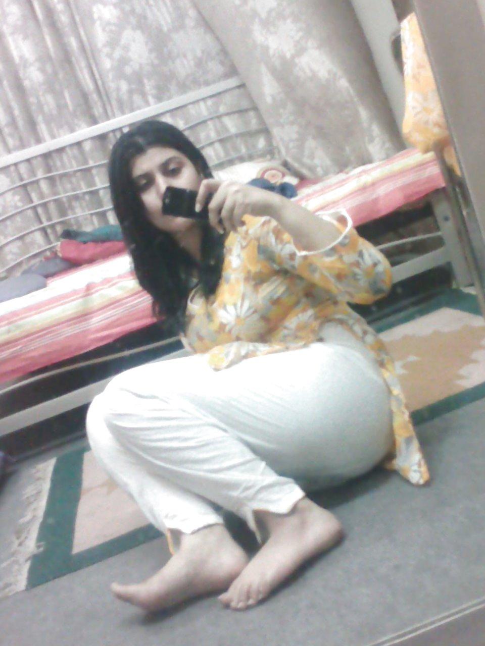 25P Indian sex hungry  Kalyani Pandse - coolbudy