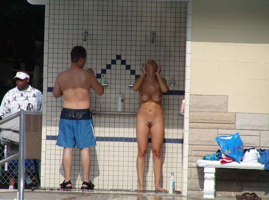 15P Everyone wants to be this gorgeous nudist's friend
