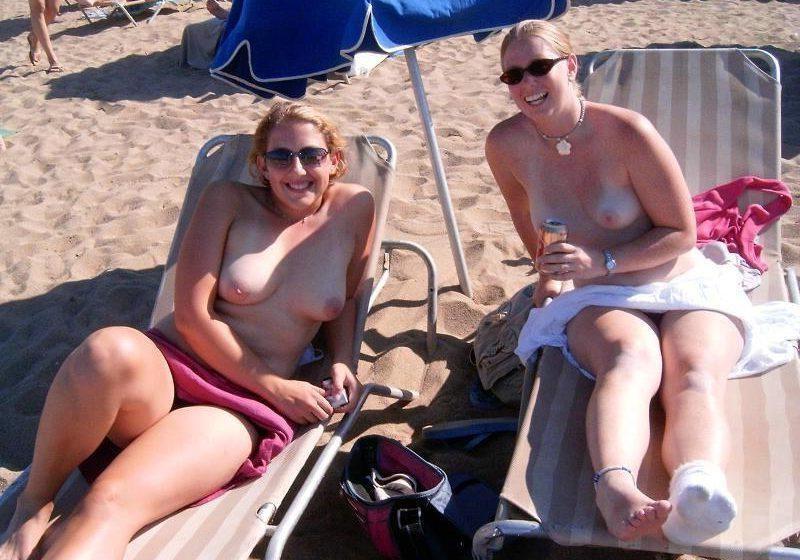 15P Everyone wants to be this gorgeous nudist's friend