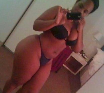 23P Thicky Thick Camera Phone Chicks