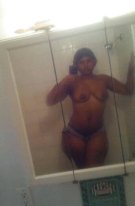 23P Thicky Thick Camera Phone Chicks