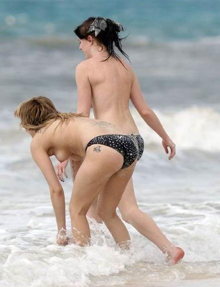 16P bob geldofs daughter caught topless at beach