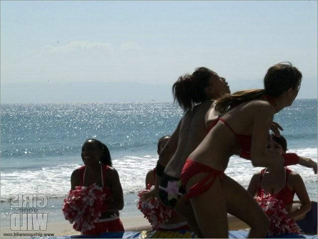 15P real amazing and crazy girls gone wild at the beach 