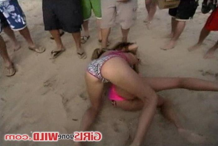 10P Beach babes in bikinis wrestling in the sand