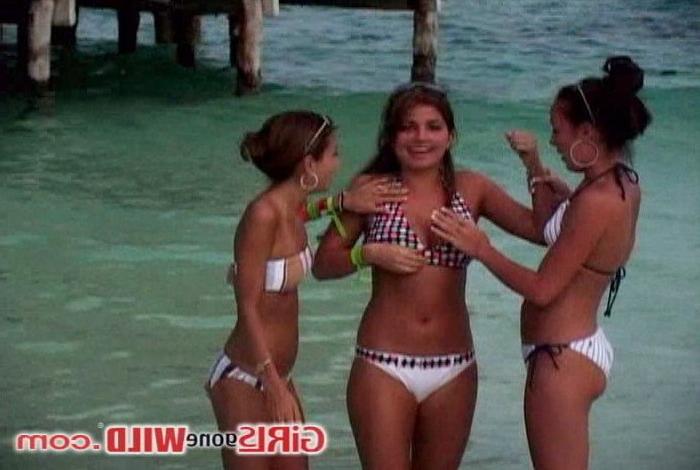 10P Bikini babes at the beach get playful and frisky