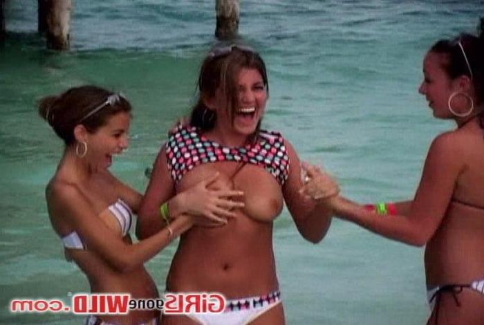 10P Bikini babes at the beach get playful and frisky