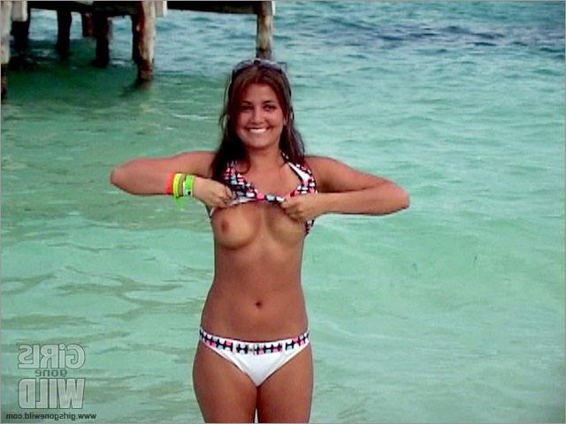 10P College whore at the beach flashing her huge tits