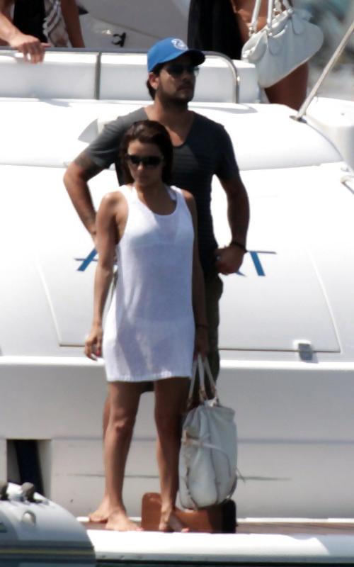 25P Eva Longoria holidaying kn BIKINI in Spain