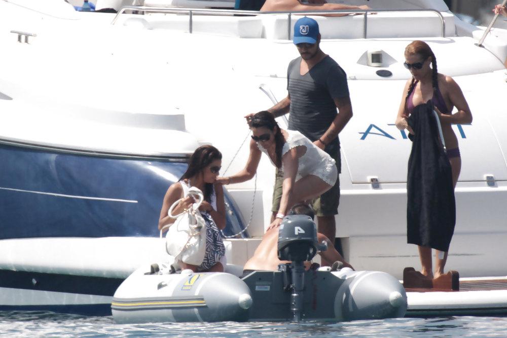 25P Eva Longoria holidaying kn BIKINI in Spain