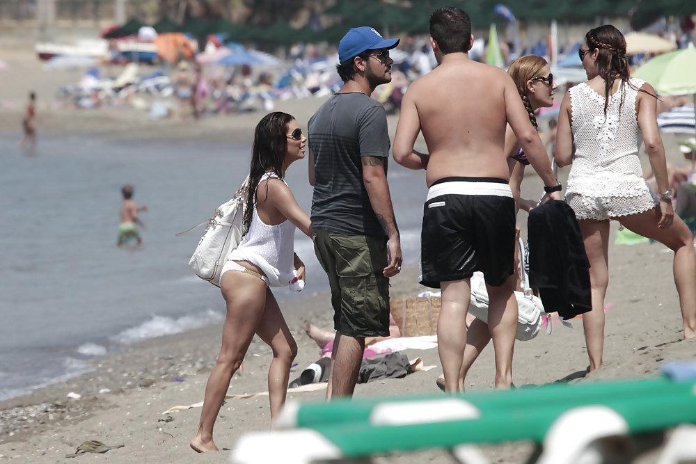 25P Eva Longoria holidaying kn BIKINI in Spain