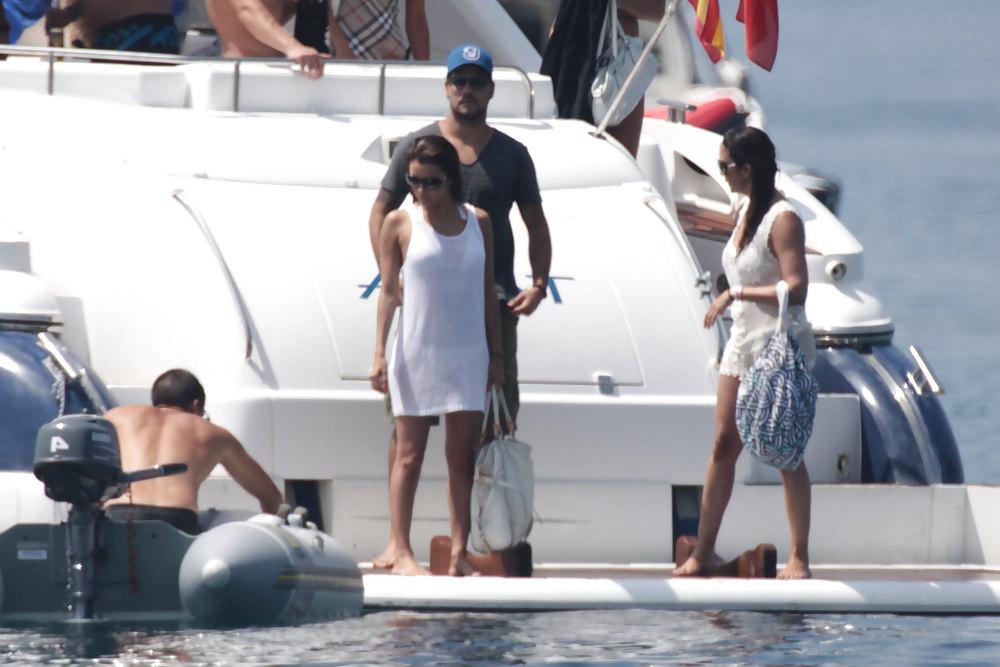 25P Eva Longoria holidaying kn BIKINI in Spain