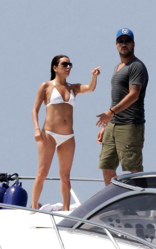 25P Eva Longoria holidaying kn BIKINI in Spain