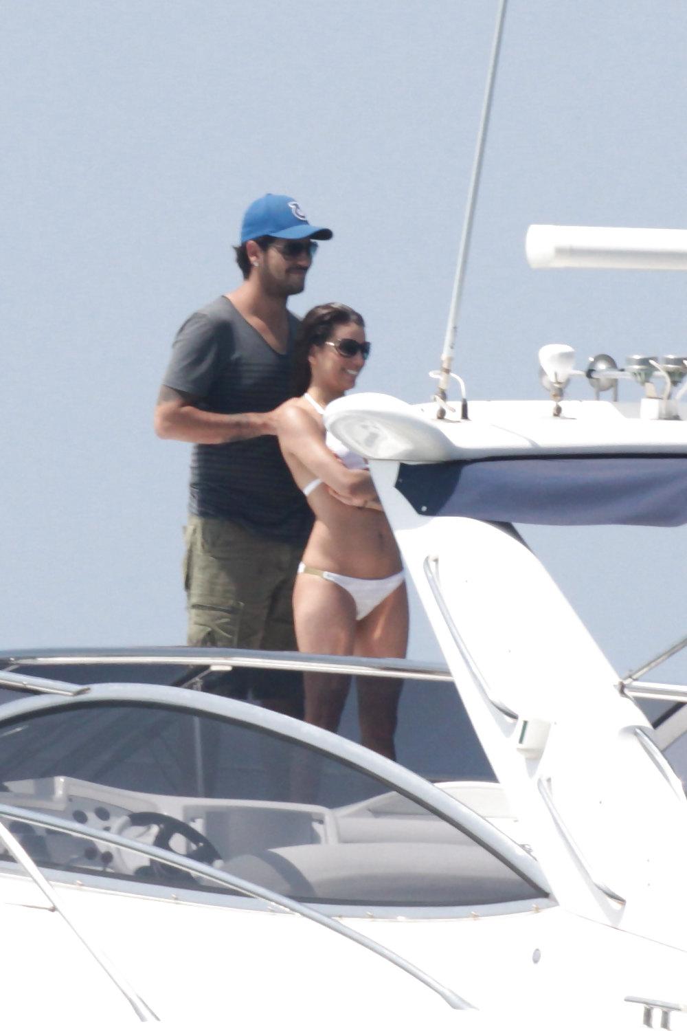25P Eva Longoria holidaying kn BIKINI in Spain