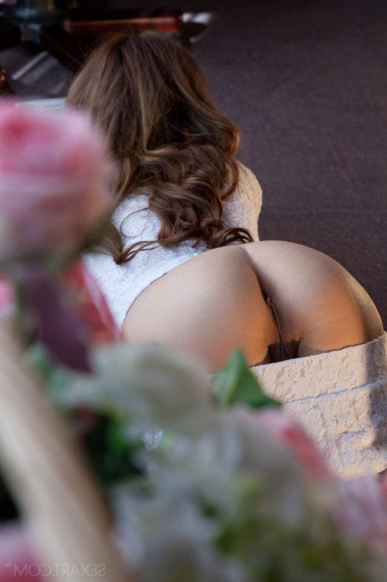 12P Horny brunette masturbates with a phone