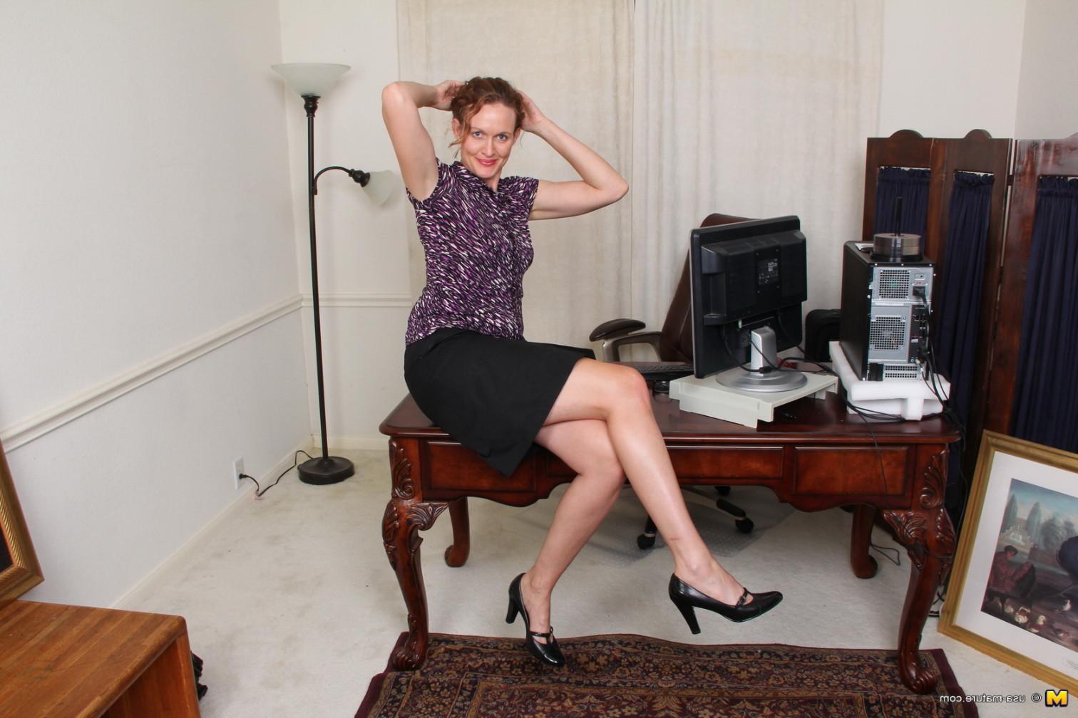 16P Horny American mom getting very naughty