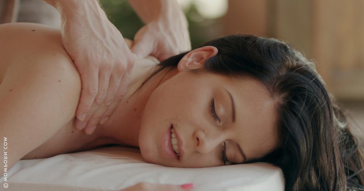 12P Horny brunette massage sex