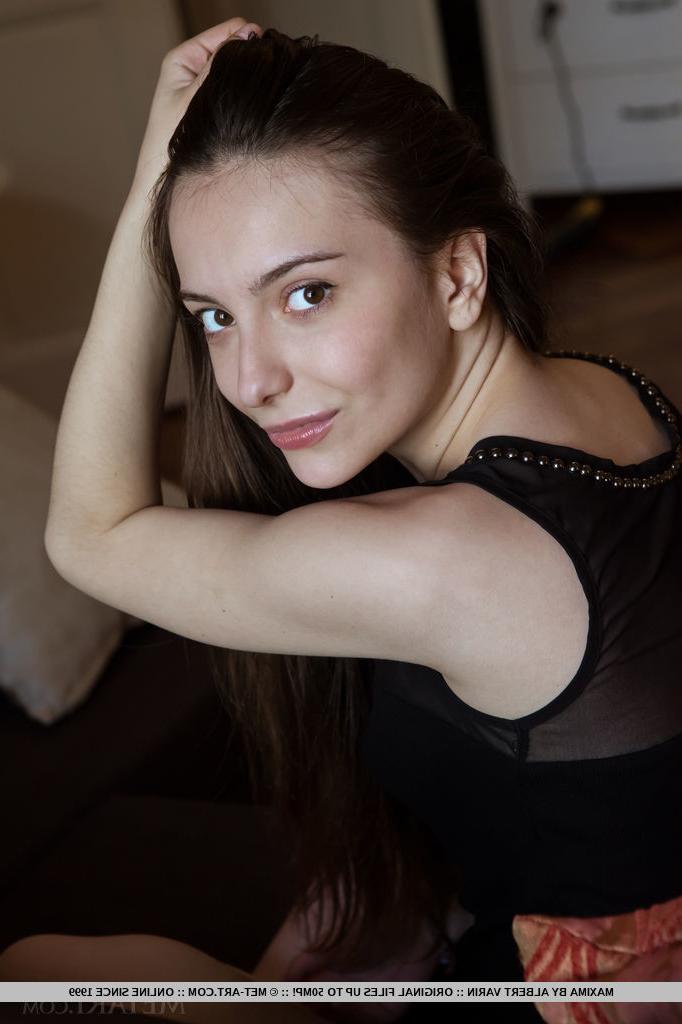18P Maxima natural beauty girl 