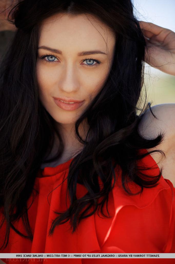 18P Beautiful blue eyes girl Zsanett Tormay