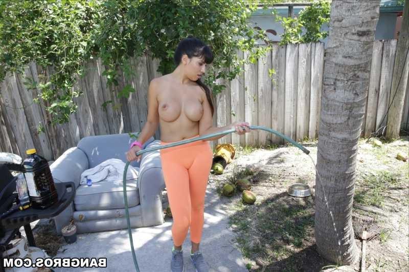16P Dirty maid Mercedes Carrera cleans a long pipe with her wet puss
