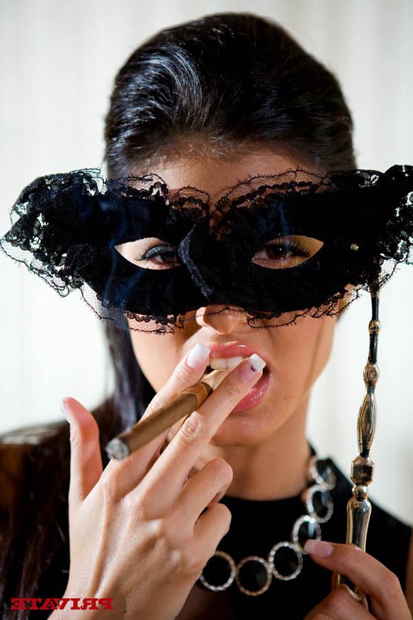 14P Smoking slut