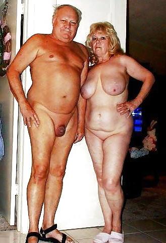 18P Naked couple 36.