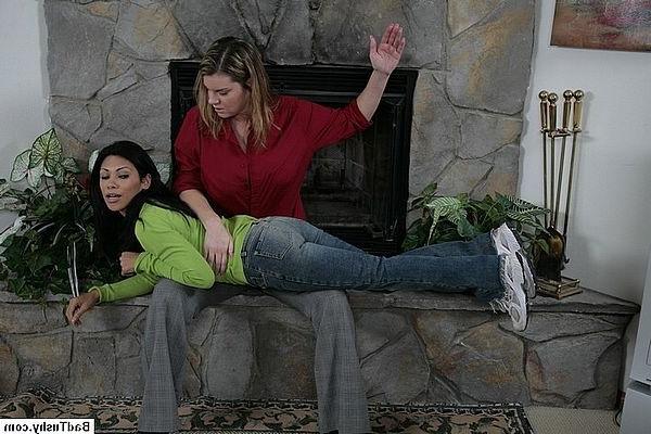 19P Amateur super sexy teen babe gets ass spanked badly