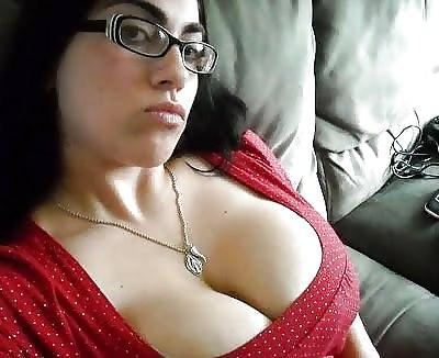 25P SHE SUBMIT HER BOOBS