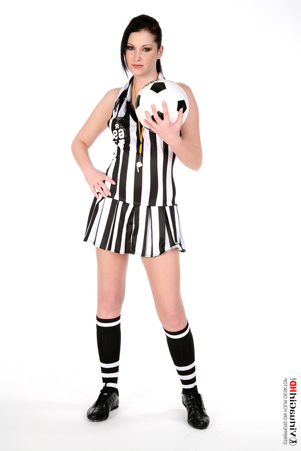 15P Naughty babe puts off the soccer uniform n shows her shaven twat