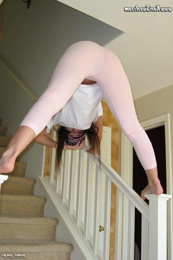 16P Beautiful Tight Kari Sweets in pink caught on the toilet