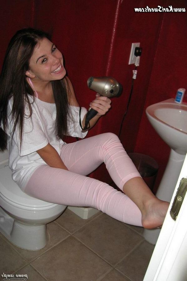 16P Beautiful Tight Kari Sweets in pink caught on the toilet