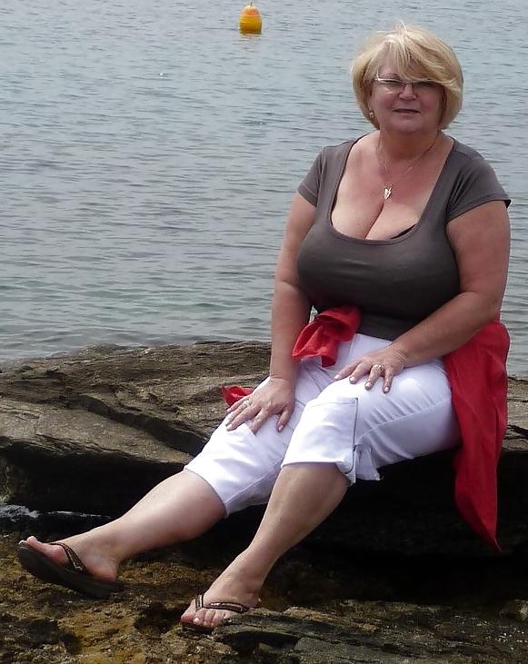 25P Granny Big Tit Contest