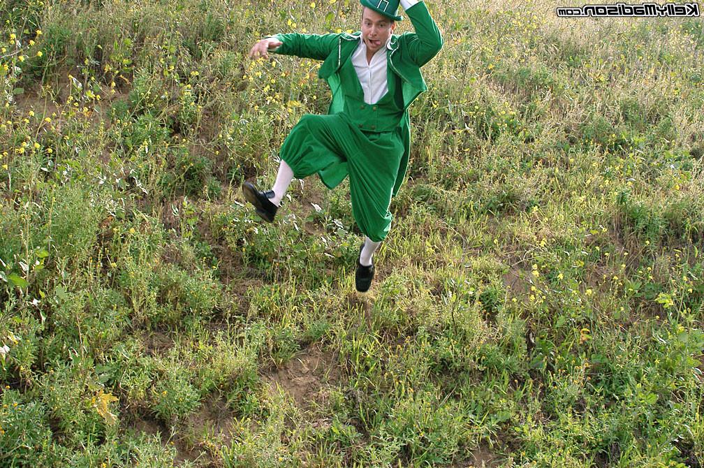 16P Kelly get fucked hard on the grass
