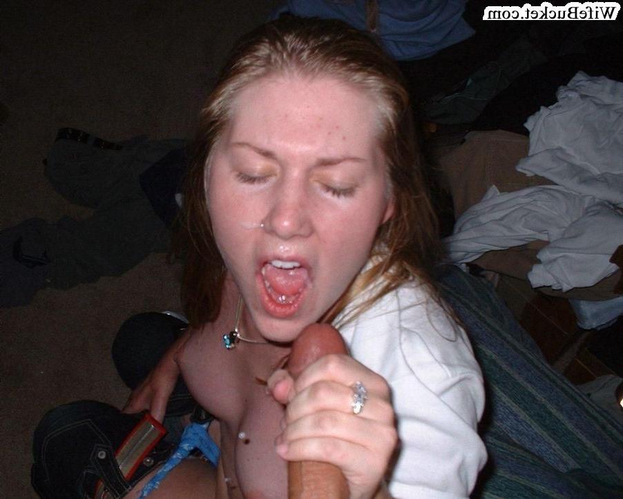 16P Crazy nextdoor wives give head on camera