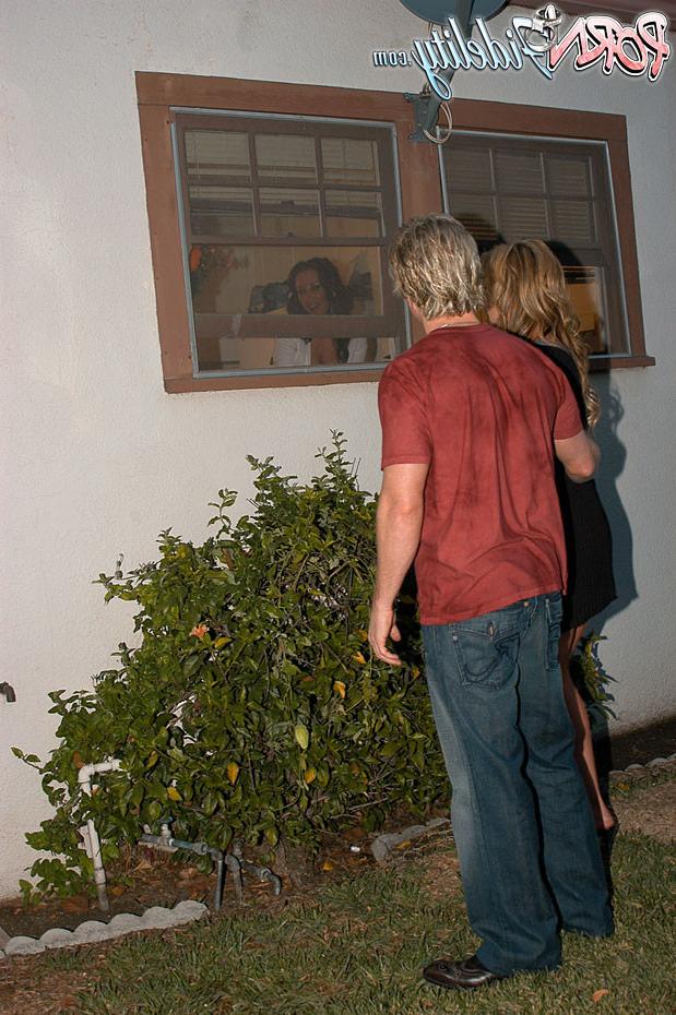 16P Kelly and her husband drop by next door to fuck Jayden James