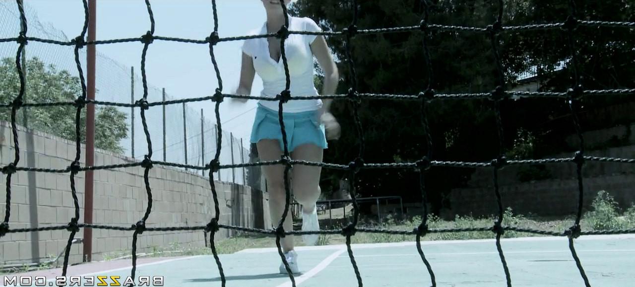16P Pornstar Britney Amber banged on a tennis court