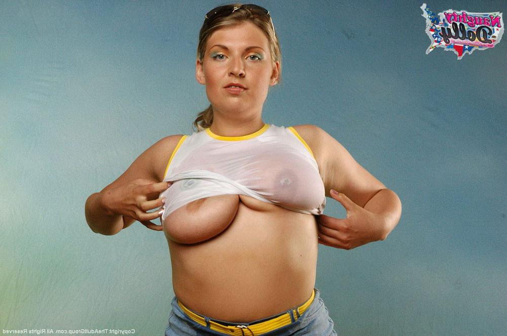 15P Naughty Dolly in wet T-shirt show