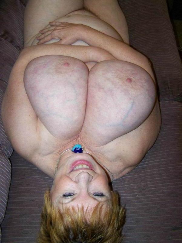 16P Mature with huge boobs poser