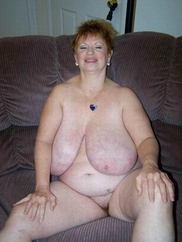 16P Mature with huge boobs poser