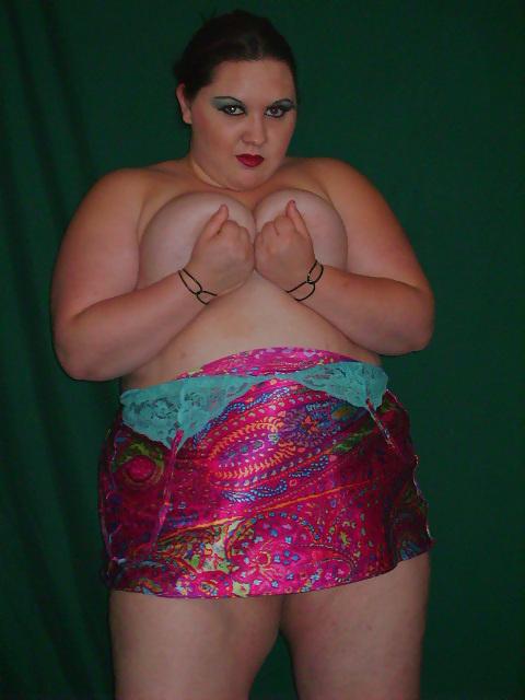 22P Chubby girl with perky boobs toys her plump pussy