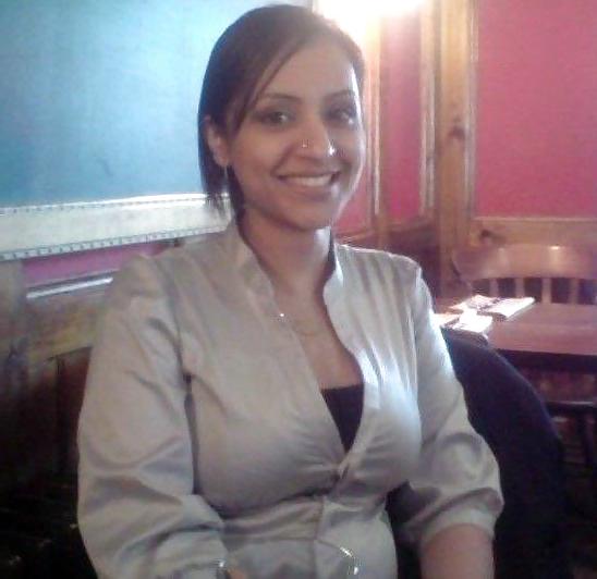 9P Indian girl self shot pics